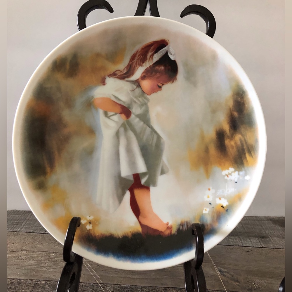 - Collectors Plate “Sabina in the Grass” by Zolan